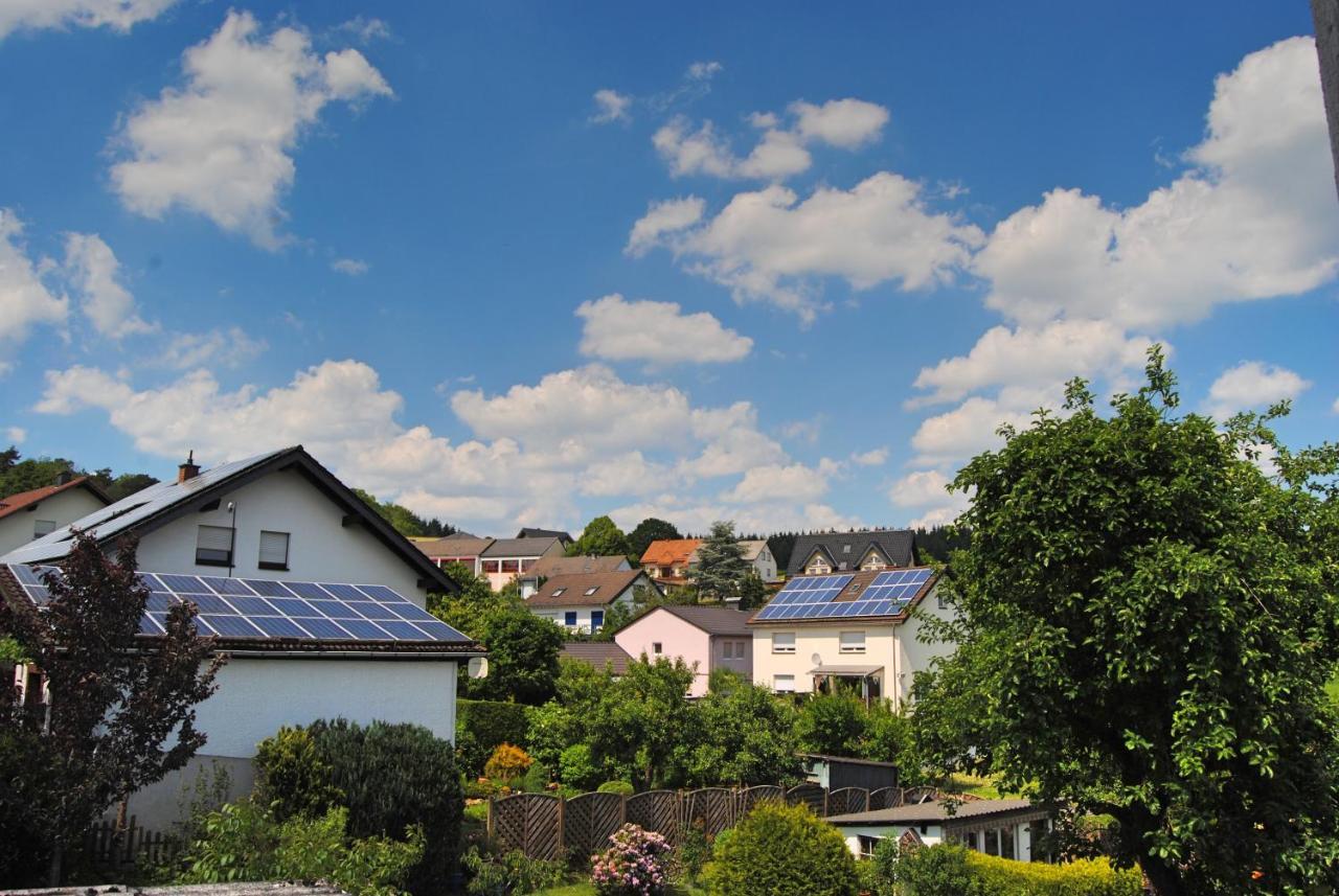Stilvolles Eifelhaus Am Nuerburgring Mit Eigenem Garten Boos Εξωτερικό φωτογραφία